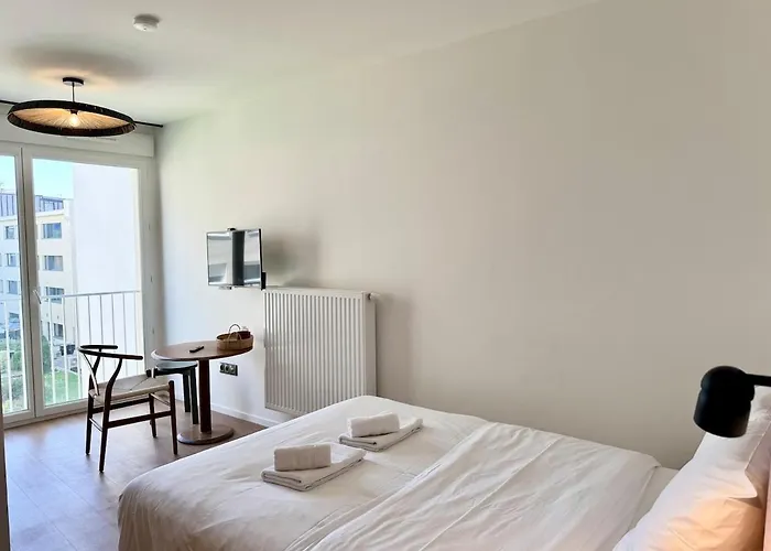 We Live Sharies - C403 Daire