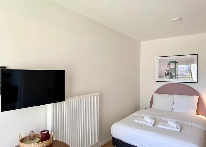 We Live Sharies - C403 * Reims