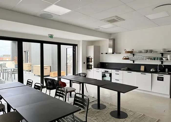 We Live Sharies - C403 Daire *